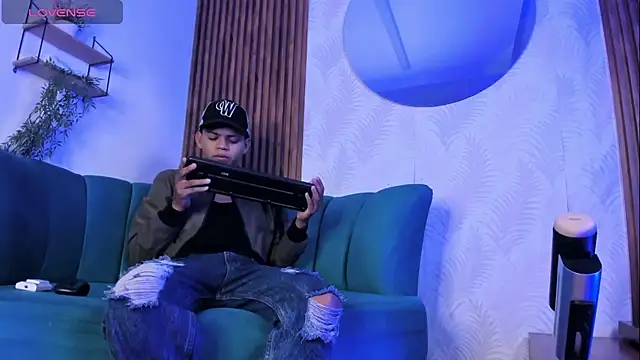 Snapshot of Jeffry_wolvess chatting on 02-12-26, 12:00 Jeffry wolvess online show from 02-12-26, 12:00