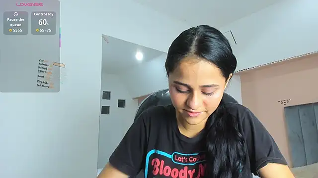 Giselle Roldan online show from 11-21-25, 02:10