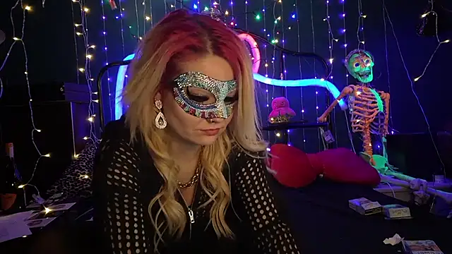 Snapshot of anonymouszN chatting on 12-14-25, 08:13 anonymouszN online show from 12-14-25, 08:13