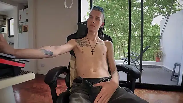 Den BlueXx online show from 11-18-25, 08:02