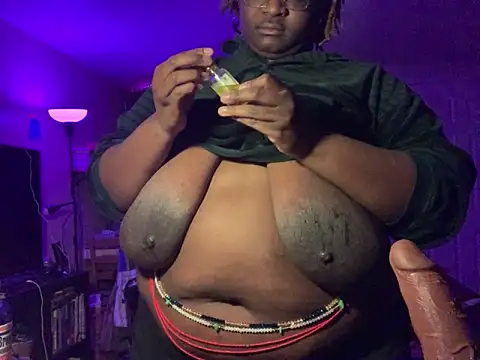 Snapshot of BigKittyRaven chatting on 02-13-25, 04:22 BigKittyRaven online show from 02-13-25, 04:22