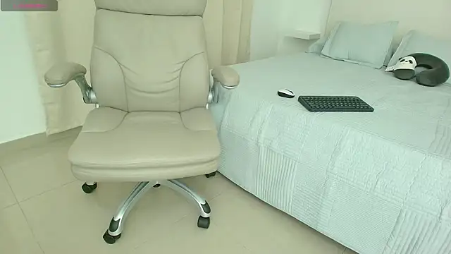 Snapshot of _Brihan chatting on 02-17-25, 07:31 Brihan online show from 02-17-25, 07:31