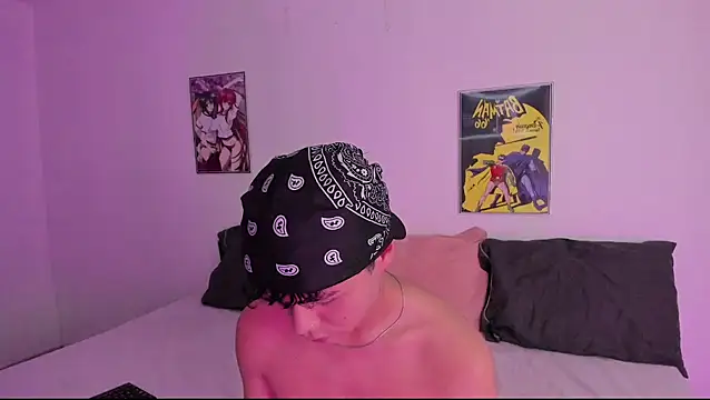 Snapshot of crushnier chatting on 12-16-24, 05:11 crushnier online show from 12-16-24, 05:11