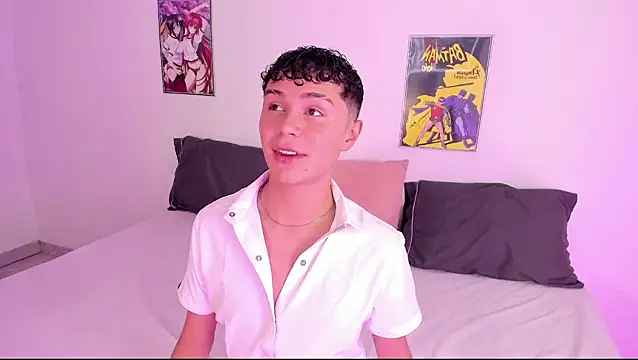 Snapshot of crushnier chatting on 12-21-24, 05:29 crushnier online show from 12-21-24, 05:29