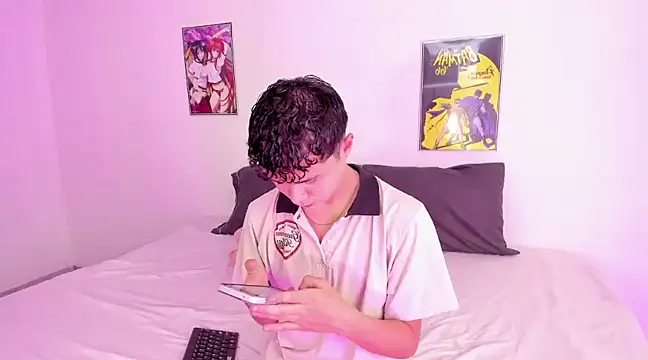 Snapshot of crushnier chatting on 01-23-25, 05:10 crushnier online show from 01-23-25, 05:10