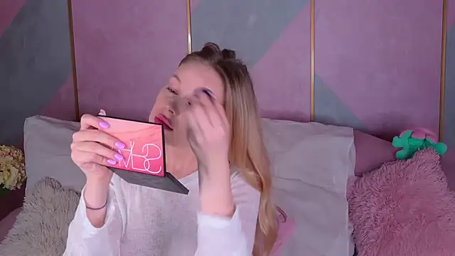 BeatriceEsmont online show from 01-24-25, 09:05