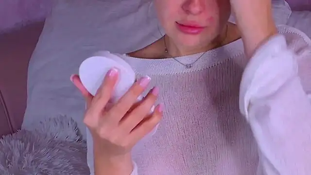 BeatriceEsmont online show from 10-08-25, 07:55