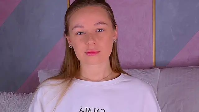 BeatriceEsmont online show from 10-25-25, 07:30