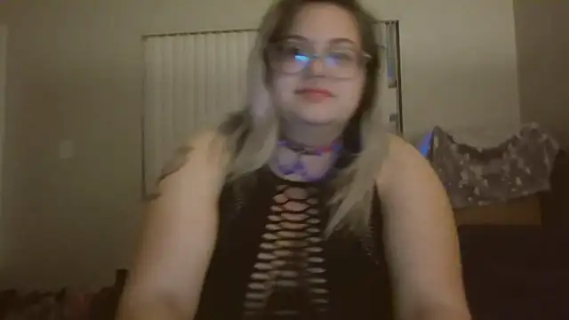 Snapshot of HoneyBear19 chatting on 02-04-25, 07:29 HoneyBear19 online show from 02-04-25, 07:29