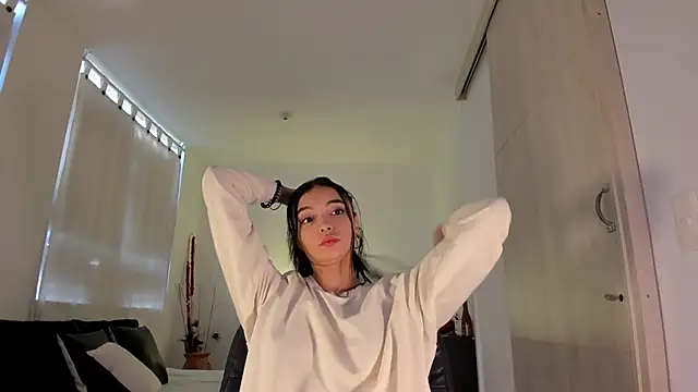 AnabelWolf online show from 01-25-25, 02:03