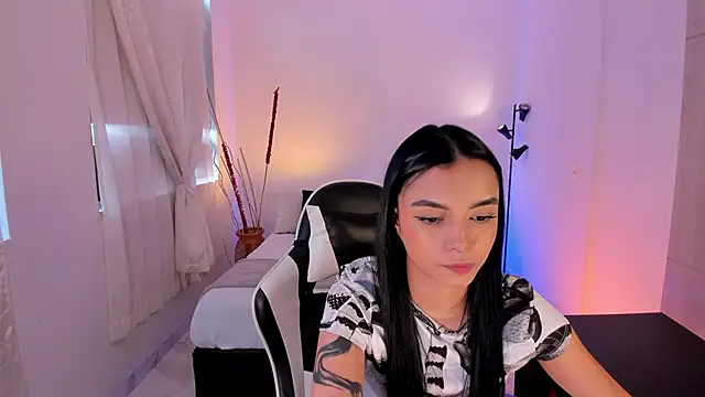 AnabelWolf online show from 10-14-25, 04:30