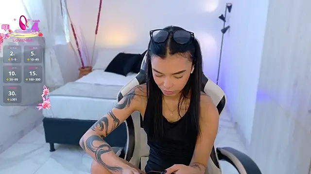 AnabelWolf online show from 10-22-25, 02:17