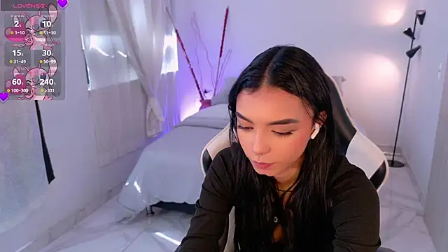 AnabelWolf online show from 12-04-25, 04:16