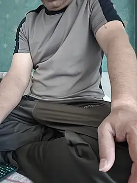 Snapshot of samee00721 chatting on 01-18-26, 07:01 samee00721 online show from 01-18-26, 07:01