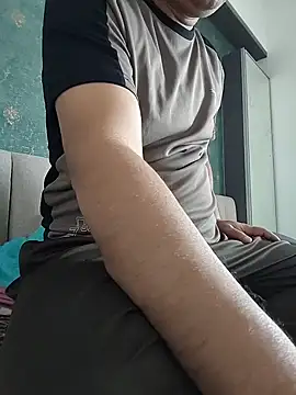 Snapshot of samee00721 chatting on 02-19-26, 07:15 samee00721 online show from 02-19-26, 07:15