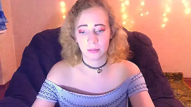 Snapshot of MelxMellie chatting on 01-20-25, 10:37 MelxMellie online show from 01-20-25, 10:37