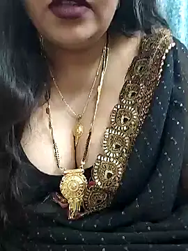 Snapshot of Mayuri77 chatting on 02-12-25, 04:22 Mayuri77 online show from 02-12-25, 04:22