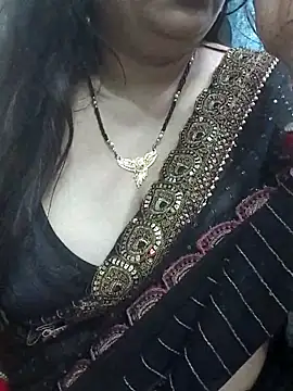 Snapshot of Mayuri77 chatting on 03-11-25, 08:09 Mayuri77 online show from 03-11-25, 08:09