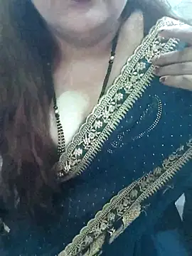 Snapshot of Mayuri77 chatting on 09-15-25, 01:49 Mayuri77 online show from 09-15-25, 01:49