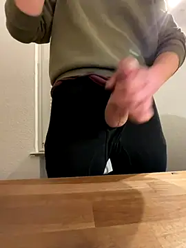 Snapshot of dirtyeeedii chatting on 11-24-25, 03:45 dirtyeeedii online show from 11-24-25, 03:45