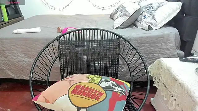 Snapshot of dirtyvalentina4u chatting on 03-02-25, 11:31 dirtyvalentina4u online show from 03-02-25, 11:31