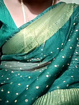 Snapshot of Cute-chinny chatting on 01-09-25, 01:56 Cute-chinny online show from 01-09-25, 01:56