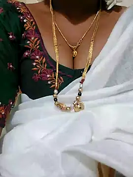 Snapshot of Cute-chinny chatting on 01-18-25, 05:37 Cute-chinny online show from 01-18-25, 05:37