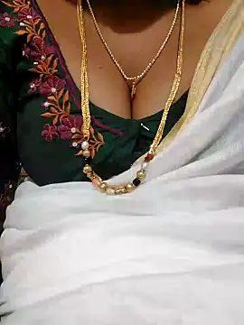 Snapshot of Cute-chinny chatting on 01-19-25, 01:53 Cute-chinny online show from 01-19-25, 01:53