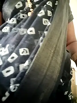 Snapshot of Cute-chinny chatting on 01-21-25, 02:37 Cute-chinny online show from 01-21-25, 02:37