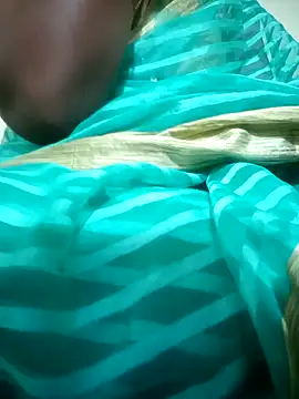 Snapshot of Cute-chinny chatting on 01-22-25, 02:03 Cute-chinny online show from 01-22-25, 02:03