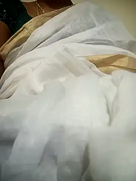 Snapshot of Cute-chinny chatting on 02-01-25, 01:34 Cute-chinny online show from 02-01-25, 01:34