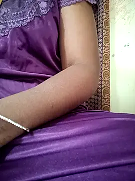 Snapshot of Cute-chinny chatting on 02-05-25, 04:06 Cute-chinny online show from 02-05-25, 04:06