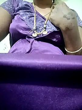 Snapshot of Cute-chinny chatting on 02-06-25, 12:43 Cute-chinny online show from 02-06-25, 12:43