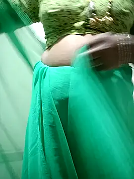 Snapshot of Cute-chinny chatting on 02-08-25, 04:14 Cute-chinny online show from 02-08-25, 04:14