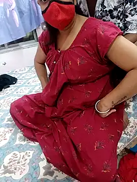 Snapshot of Cute-manisha chatting on 01-15-25, 10:27 Cute-manisha online show from 01-15-25, 10:27