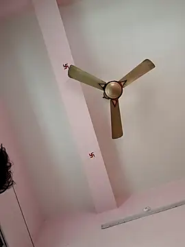 Snapshot of Cute-manisha chatting on 02-19-25, 02:44 Cute-manisha online show from 02-19-25, 02:44