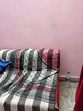 Snapshot of Cute-manisha chatting on 03-21-25, 03:35 Cute-manisha online show from 03-21-25, 03:35