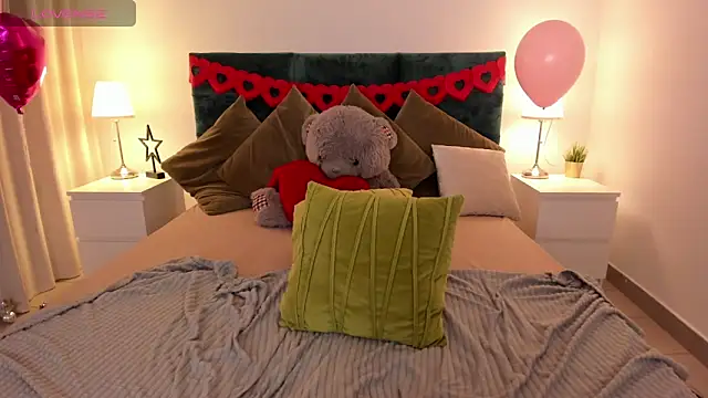 Snapshot of AmA_lia_ chatting on 02-28-25, 11:58 AmA lia online show from 02-28-25, 11:58