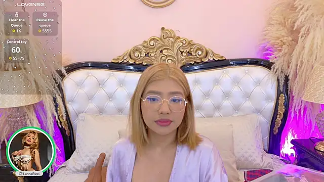 LannaRicci online show from 10-23-25, 10:03