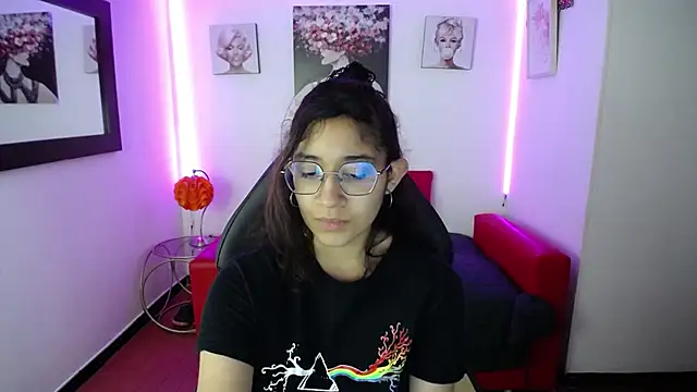 Lili Gomez  online show from 01-22-25, 12:49