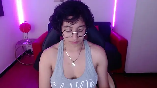 Lili Gomez  online show from 02-05-25, 04:47