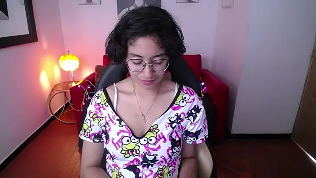 Lili Gomez  online show from 02-15-25, 07:50