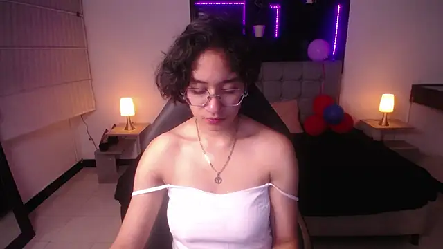 Lili Gomez  online show from 03-02-25, 01:16