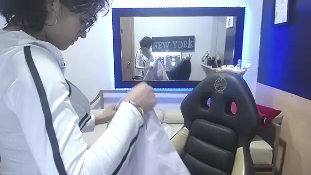 Lili Gomez  online show from 03-20-25, 02:10