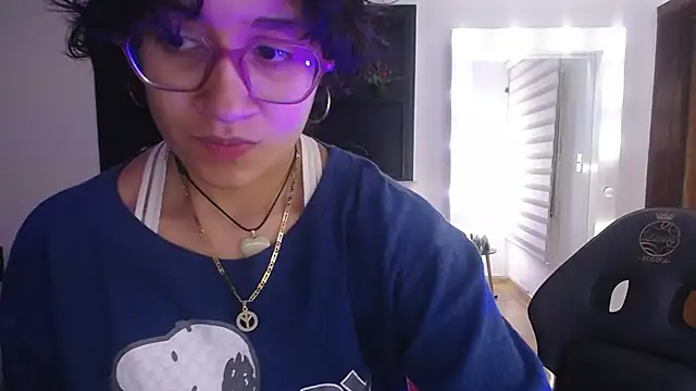 Lili Gomez  online show from 11-30-25, 12:42