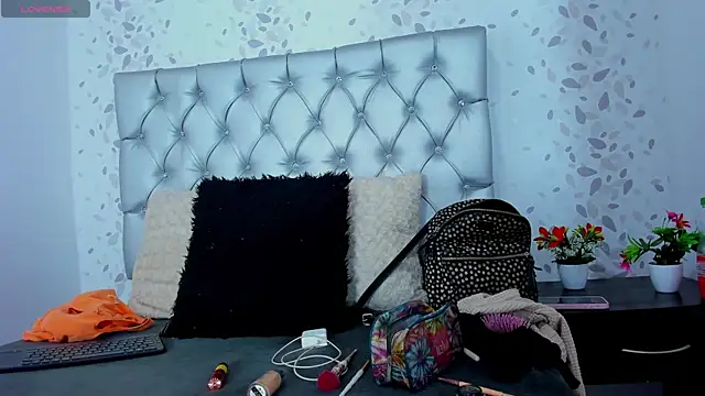 Snapshot of candymery chatting on 01-11-25, 06:33 candymery online show from 01-11-25, 06:33