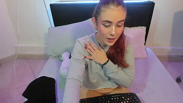 Emyli rousse  online show from 01-11-25, 01:22