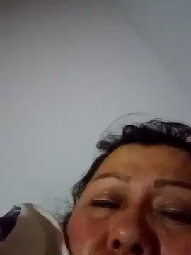 Snapshot of Darly_Gomez chatting on 02-06-25, 01:16 Darly Gomez online show from 02-06-25, 01:16