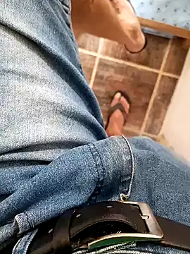 Snapshot of paubabando_ chatting on 03-15-25, 01:29 paubabando online show from 03-15-25, 01:29