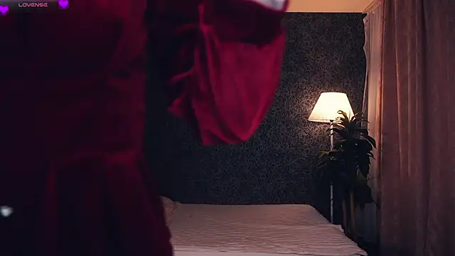 Snapshot of MoiraHavins chatting on 01-16-26, 06:39 MoiraHavins online show from 01-16-26, 06:39